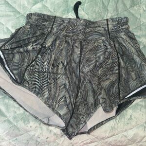 LULU, limited edition size 4